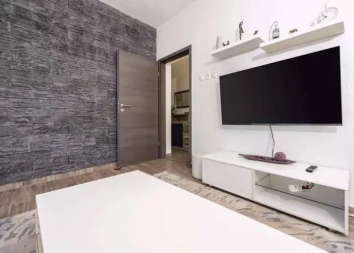Apartman In 39510 Dramalj