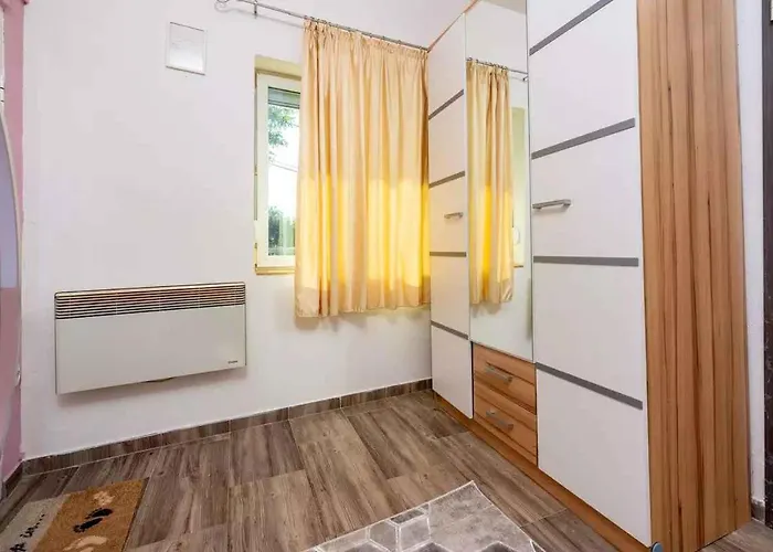 Apartman In 39510 Dramalj